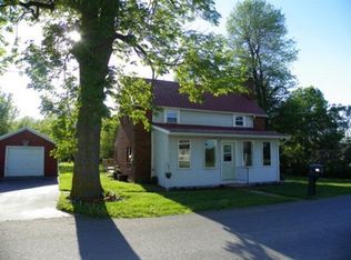 30 Fairbanks Rd, Champlain, NY 12919