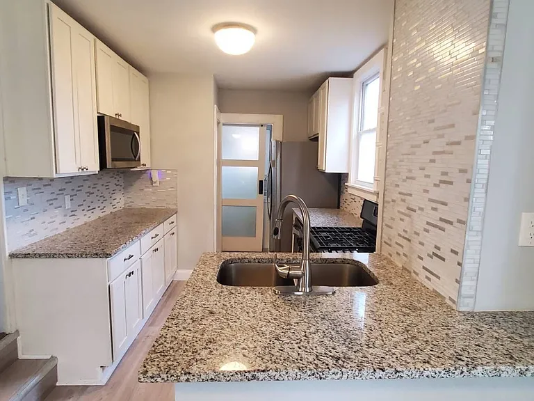 3302 Tullamore Rd — Photo 43