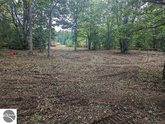 2nd image of 11776 Country Acres Dr