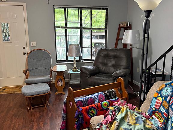 4th image of 4515 W Bancroft St APT 11