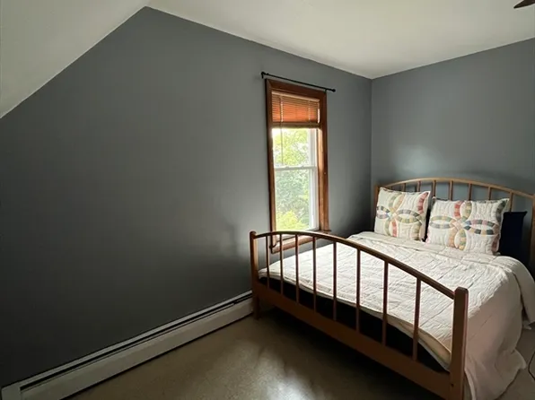 108 Brown Ave #3, Holyoke, MA 01040