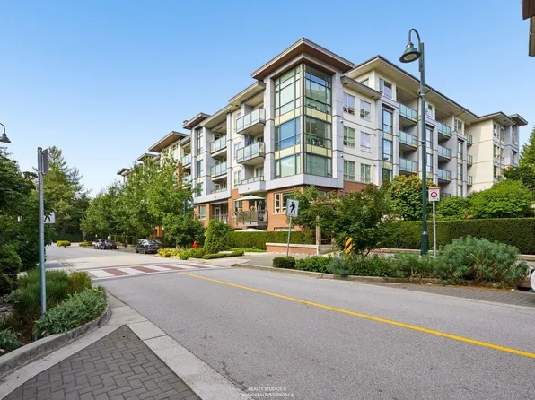 2651 Library Ln #213, North Vancouver, BC V7J 0C1