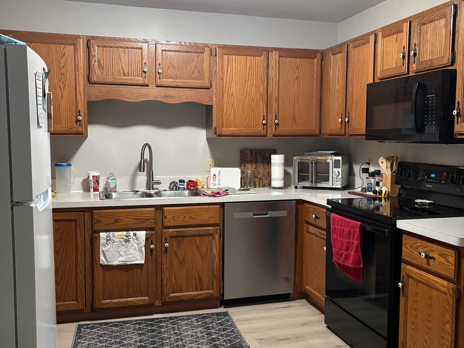 3 bed, 2.5 bath, 1500 sqft, $1,500 — Photo 2