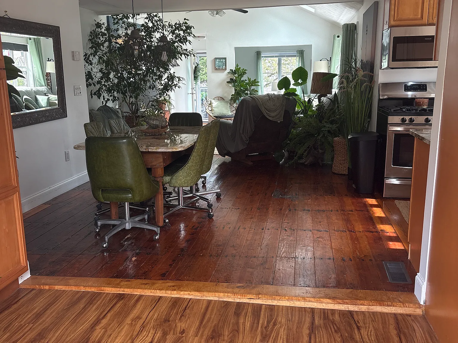 2 bed, 1000 sqft, $3,500 — Photo 1