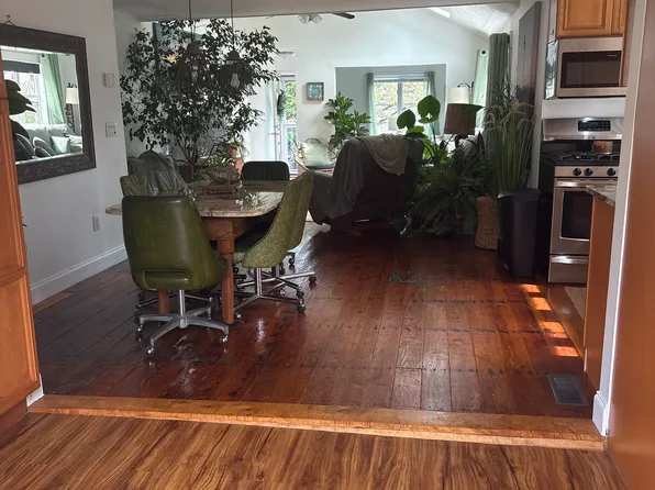 63 Baycliff Dr, Warwick, RI 02818