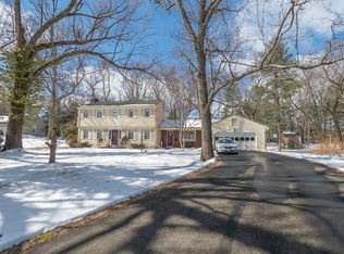 52 Redfern Dr, Longmeadow, MA 01106
