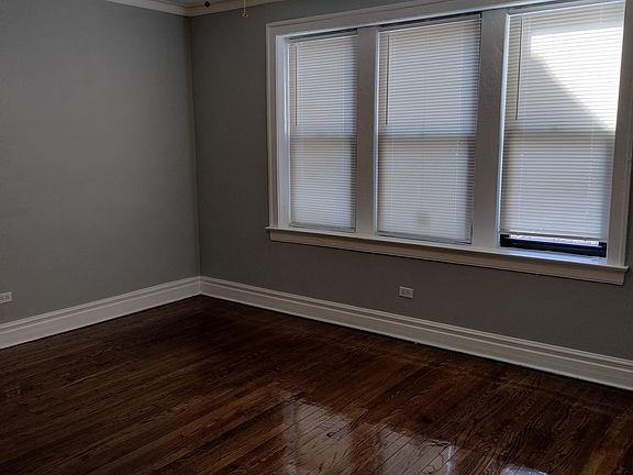 5th image of 8000 S Hermitage Ave #1