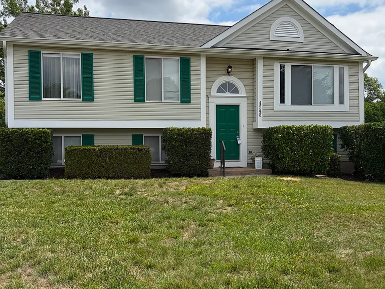 45530 Stablemates Ct — Photo 1