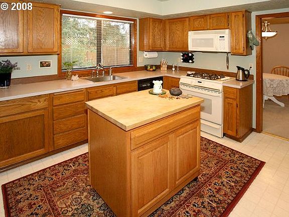 Kitchen with island
