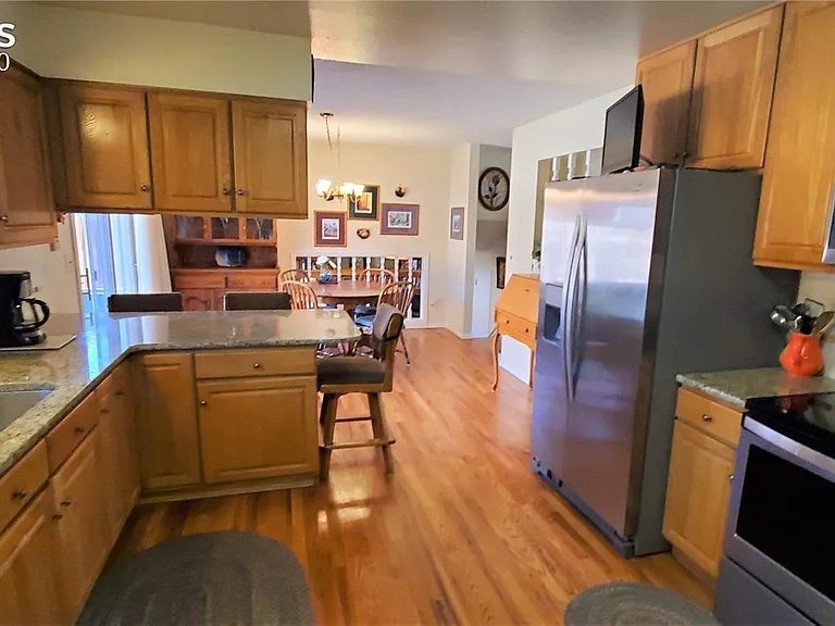 2126 Lander Cir — Photo 4