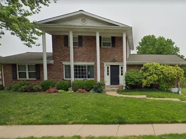 8936 Chasebury Ter, Saint Louis, MO 63123