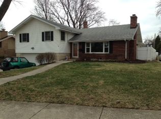 102 W Leslie Ln, Villa Park, IL 60181