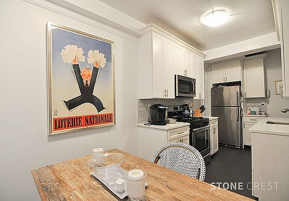 3rd image of 900 W End Ave APT 5A