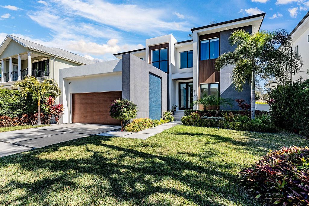 212 S Renellie Dr - Property Image