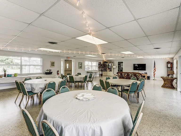 100 Shore Ct #307 — Photo 35