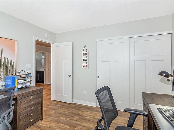 4th image of 3574 Snowdon Dr