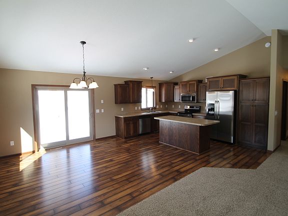 2nd image of 619 1st St N