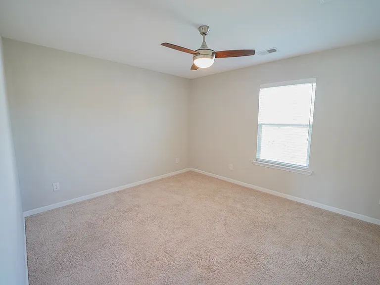 215 Shelton St — Photo 25