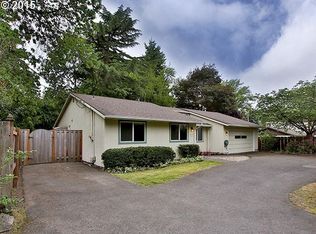 8835 SW White Pine Ln, Portland, OR 97225