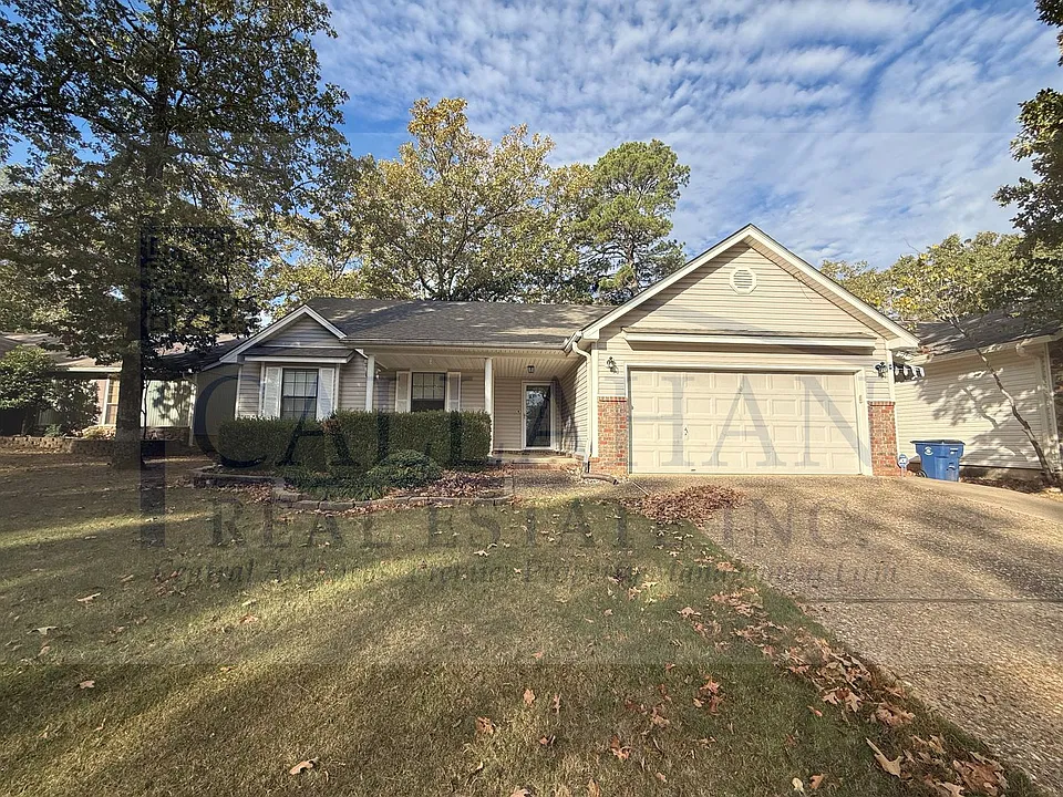 27 Oakridge Dr