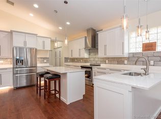 11530 SW 10th St, Hollywood, FL 33025