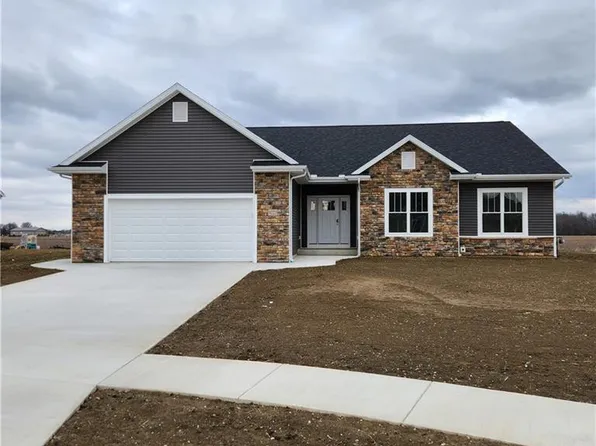 9223 Hiegel Dr, Findlay, OH 45840