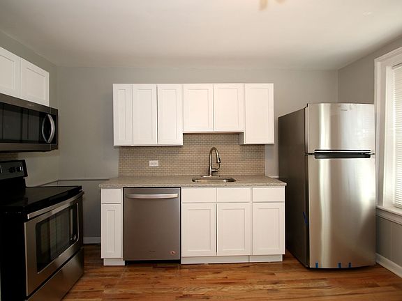 4th image of 42 Walnut St Floor 1