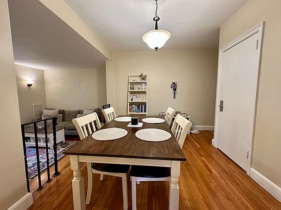 4th image of 65 Strathmore Rd APT 27