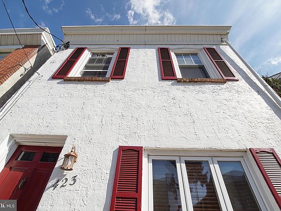 2nd image of 423 Leverington Ave