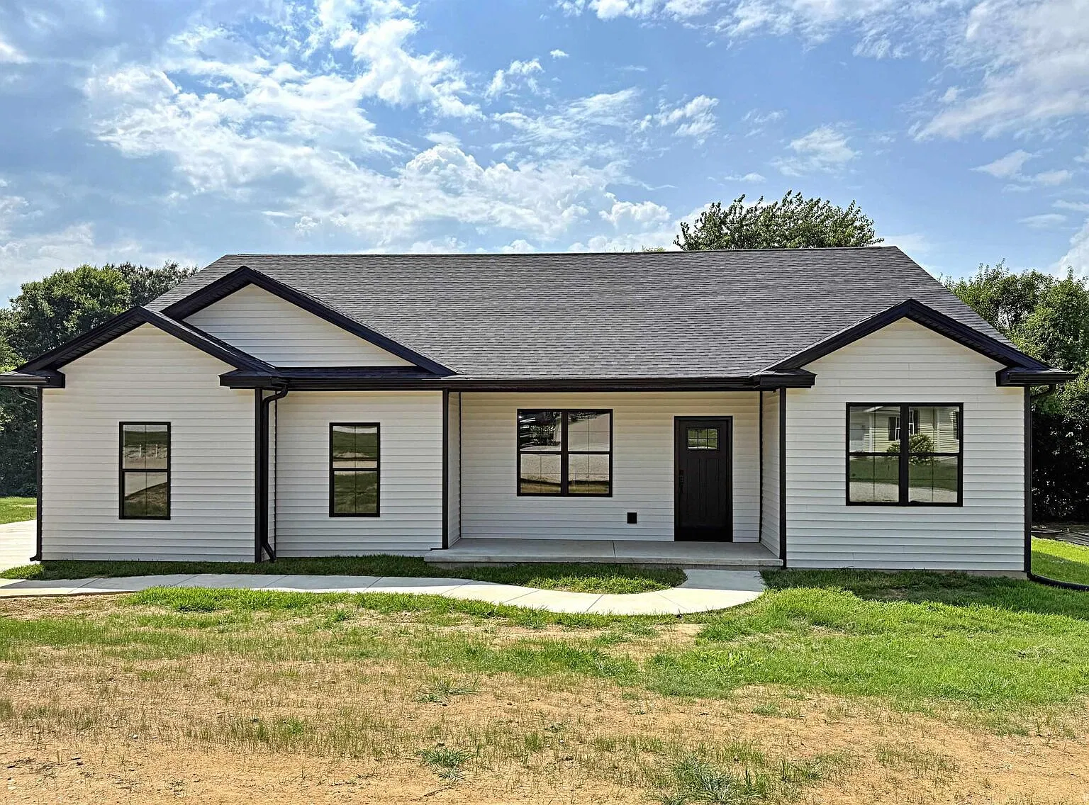 3 bed, 1800 sqft, $2,400 — Photo 1