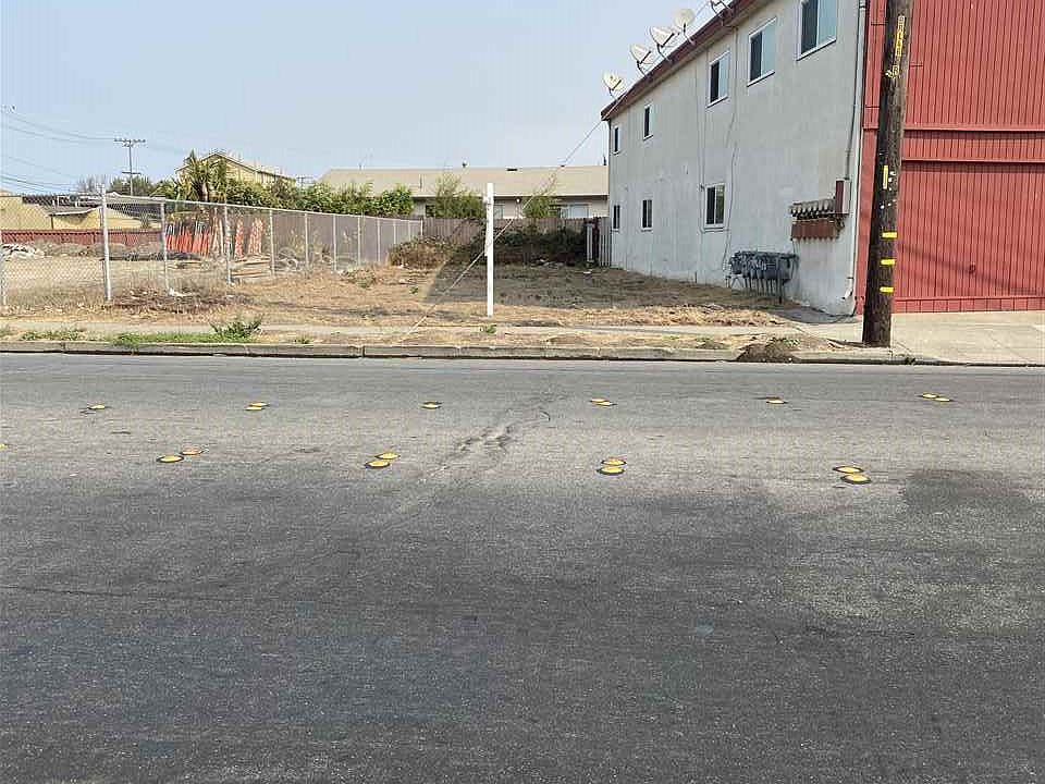 1st image of 2423 Market Ave