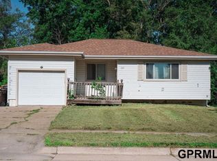 104 Brentwood Ave, Hickman, NE 68372