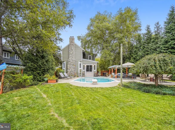 817 Wage Dr SW, Leesburg, VA 20175