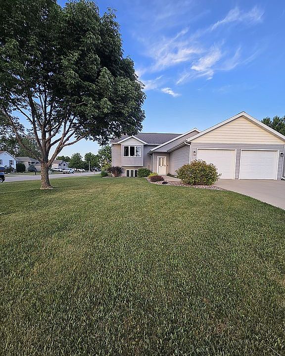 1st image of 902 Nancy Ct SW