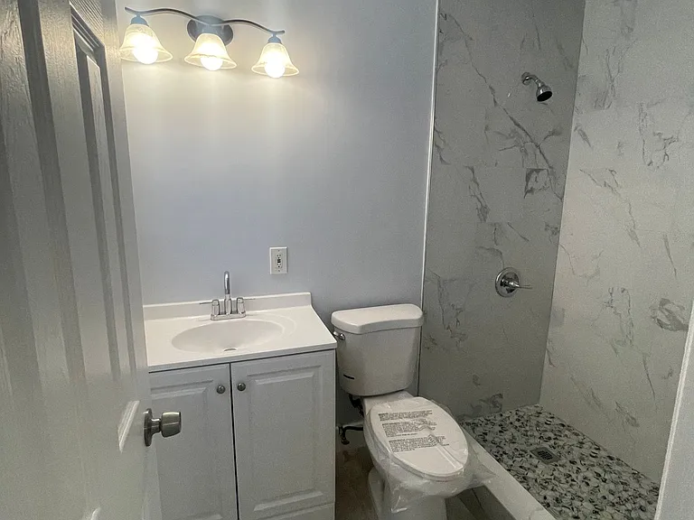 780 NE 46th Ct — Photo 17