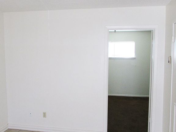 4th image of 3107 Atkinson Ave APT 211