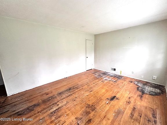 5th image of 2506 Adrienne Way