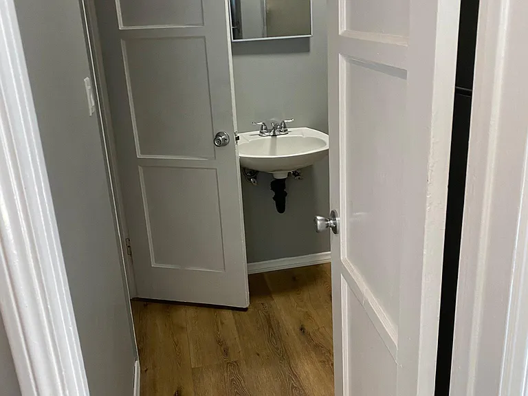 150 S Lotus Ave — Photo 19