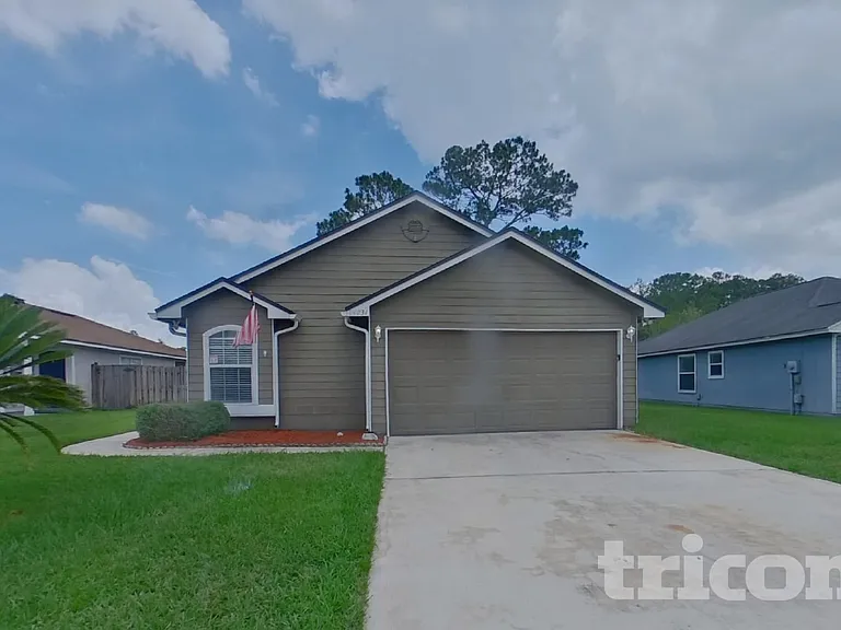 4231 Hanging Moss Dr — Photo 2