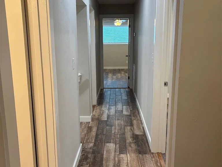 8049 Forest Hills Dr — Photo 28
