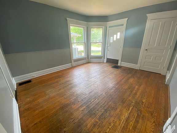 3rd image of 815 W Kalamazoo Ave APT 2