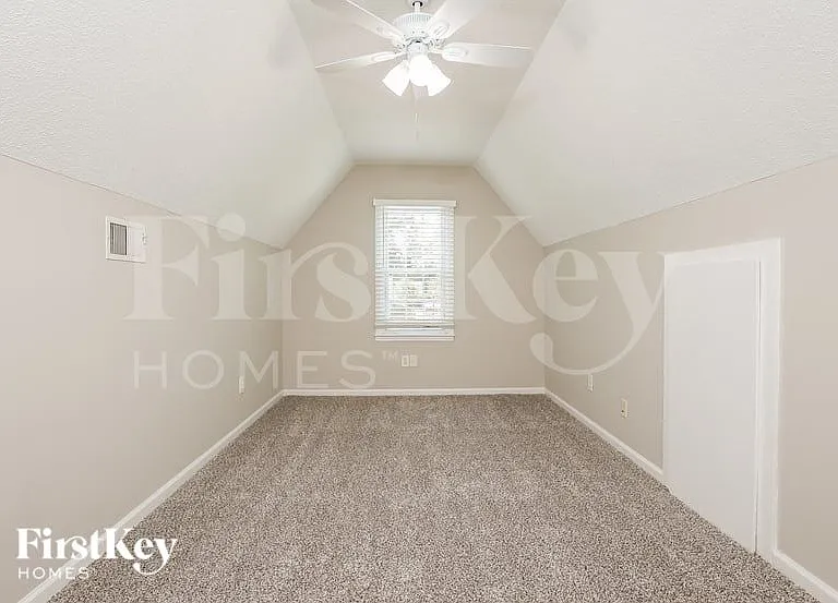 2332 Vanderbilt Dr — Photo 11