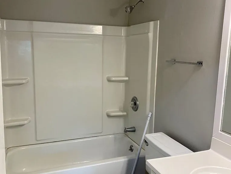 901 Olmstead Dr #33 — Photo 8