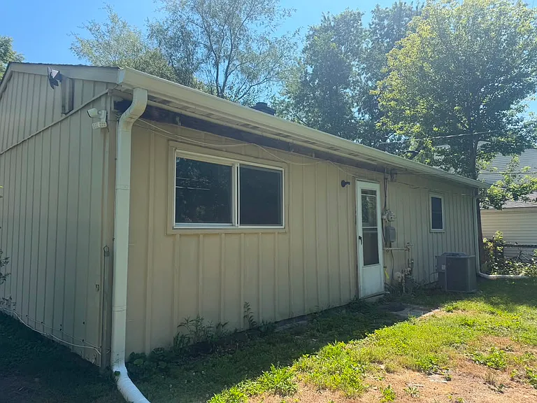 3932 Bennett Dr — Photo 15