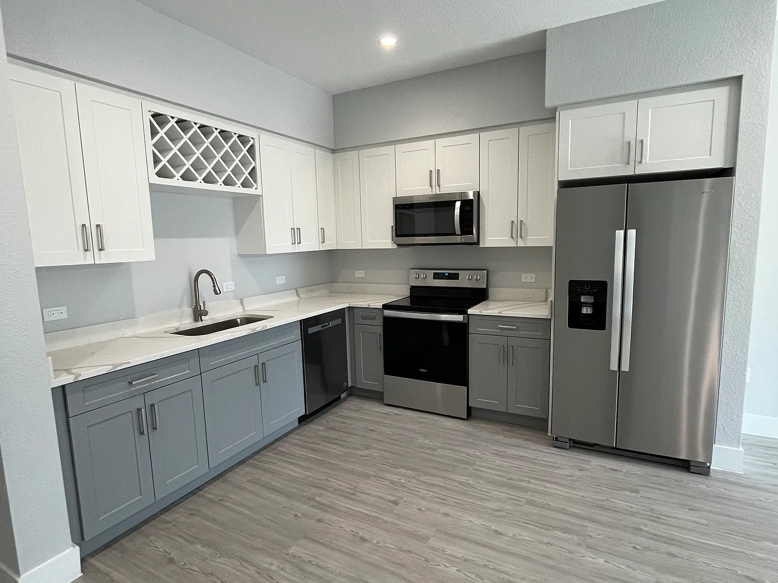 3 bed, 2.5 bath, 1349 sqft, $3,100 — Photo 4