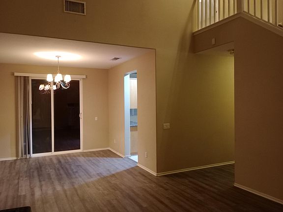 3rd image of 34671 Yale Dr