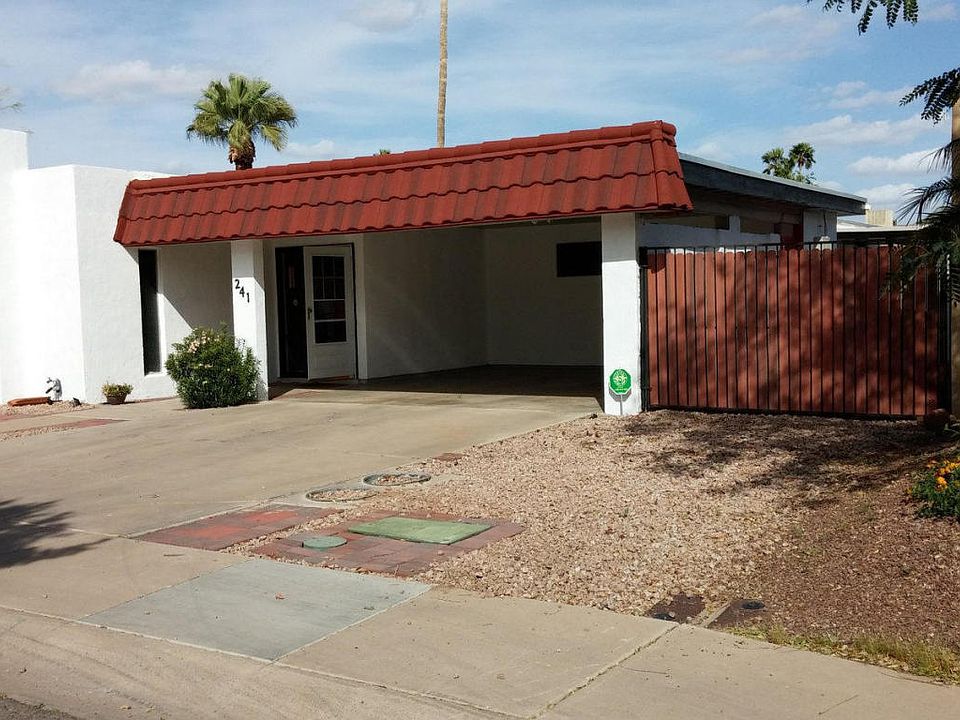 1st image of 241 Bahia Ln E