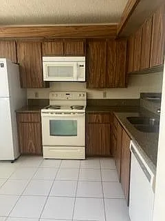 3640 Whitehall Dr #206 — Photo 26