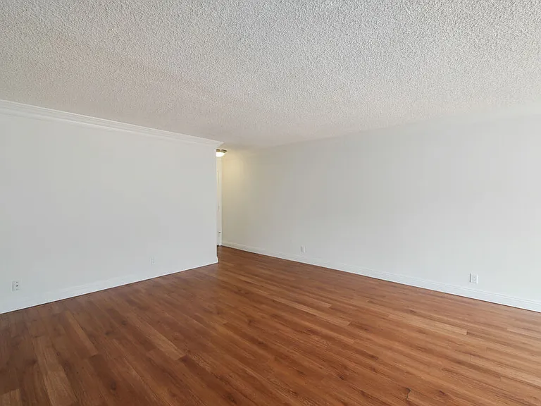 7548 Hampton Ave #205 — Photo 7