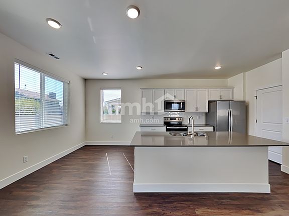 5th image of 326 Smith Dr